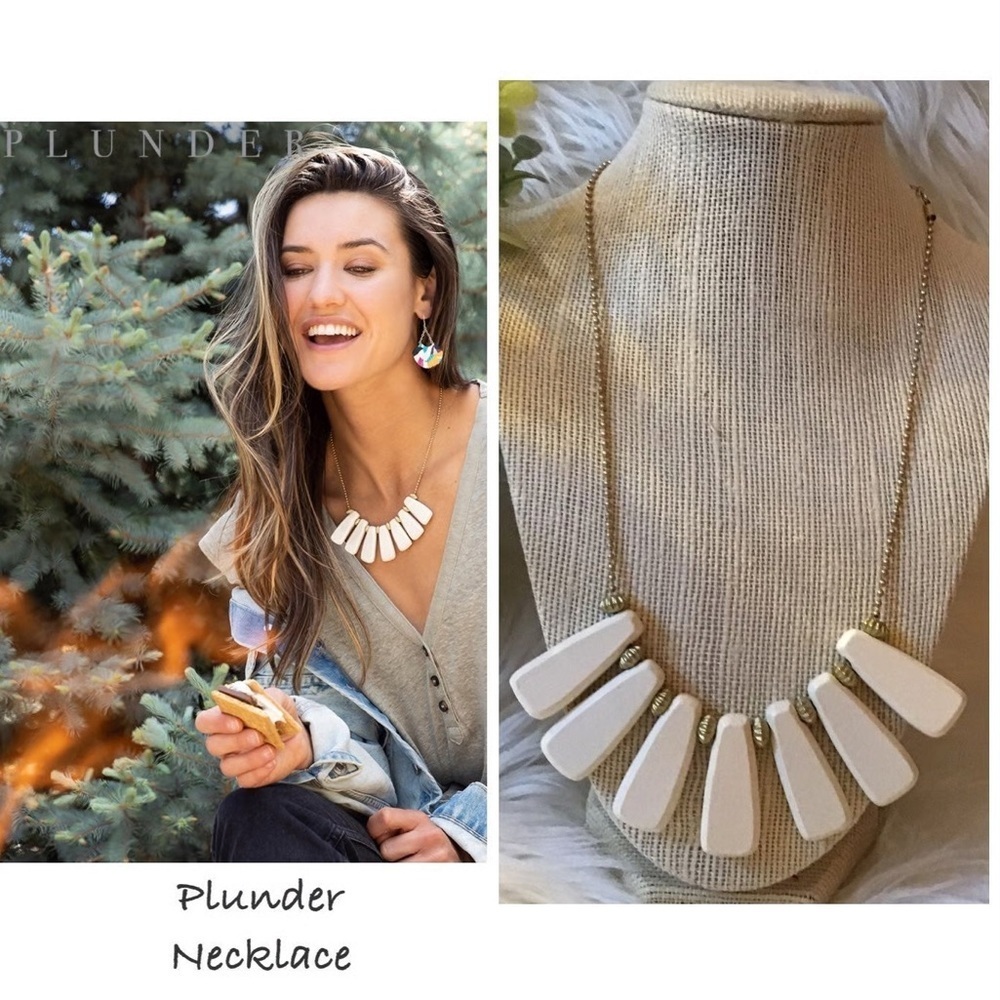 ❄️ Plunder | Antiqued Gold Wood Statement Pendant Necklace 22”